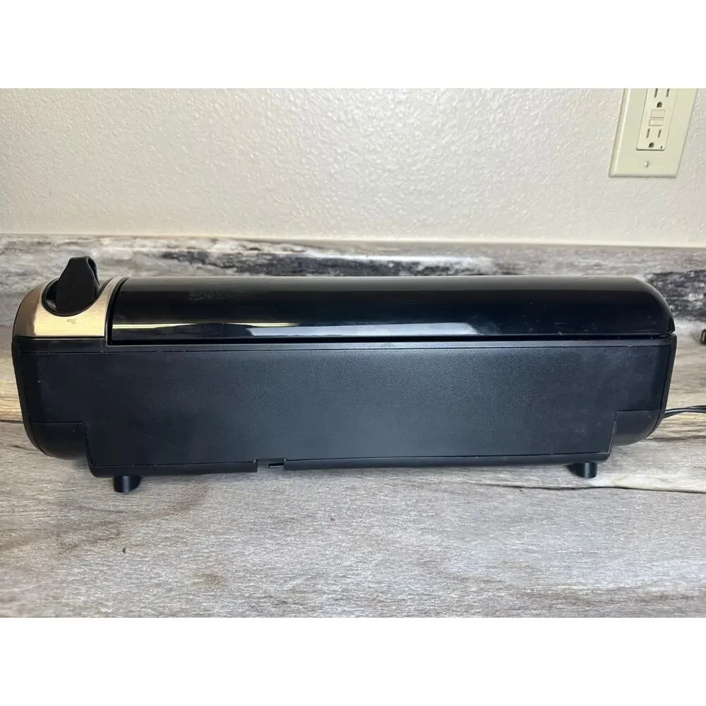 FoodSaver Vacuum Sealing System Black Silver FM3920 + Roll of Bag Material